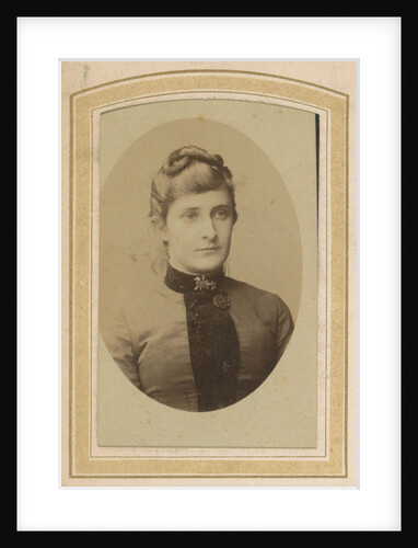 Photo album of a Dutch family with 168 cartes-de-visite and cabinet pictures by J.H. van der Laag