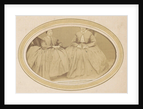 Photo album of a Dutch family with 168 cartes-de-visite and cabinet pictures by C. Janssen & E. Radermacher