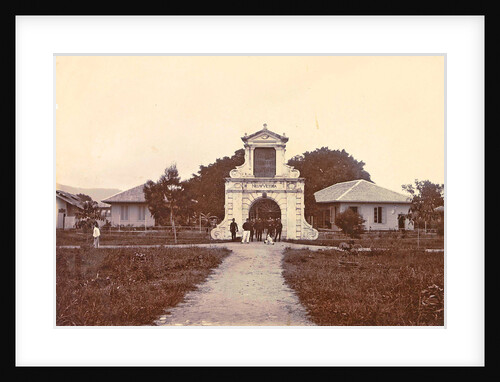 Soldiers at the gate of Fort Nieuw Victoria on Ambon, Indonesia by Anonymous