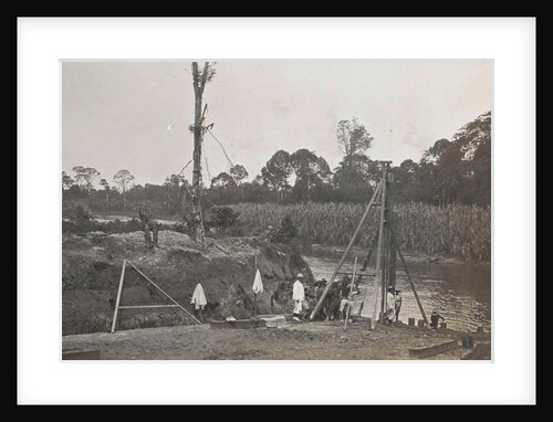 Sumatra indonesia, workers at spring over the Soengai- Tassik by Anonymous