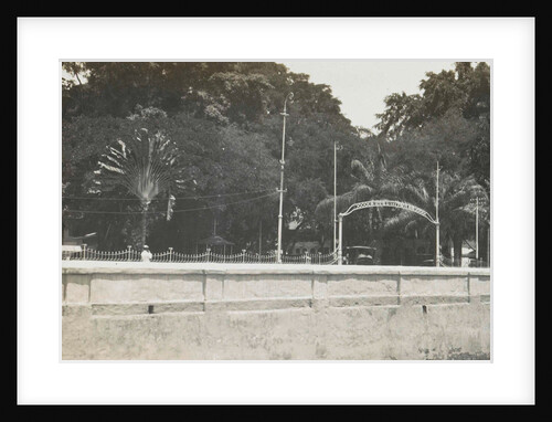 Batavia, Indonesia entrance Hotel des Indes by Anonymous