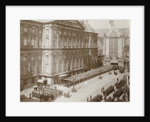Salute Queen Wilhelmina after its inauguration, at the Royal Palace on Dam Square, Amsterdam by Samuel Herz