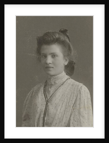 Studio portrait of young lady in high-necked dress, bust by Cornelis Leenheer Sr
