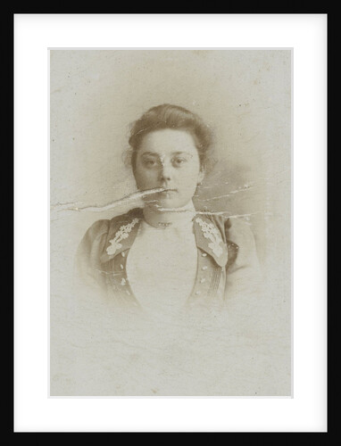 Studio Portrait of woman, bust by Josephus Hendrikus Petrus Coppens