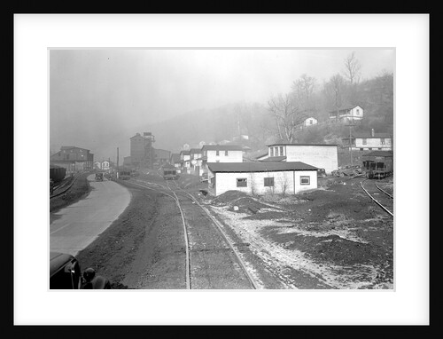 Scott's Run, West Virginia. Pursglove Mines Nos. 3 and 4 by Lewis Hine