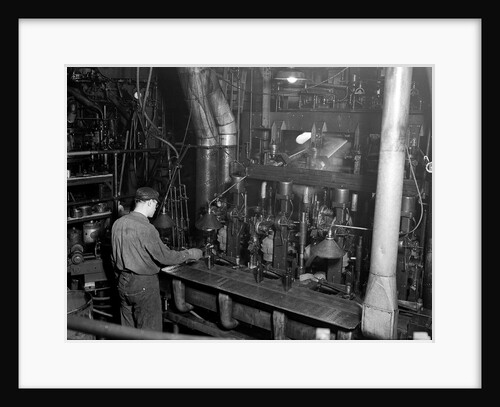 Millville, New Jersey - Glass bottles. Whitall Tatum Co. by Lewis Hine