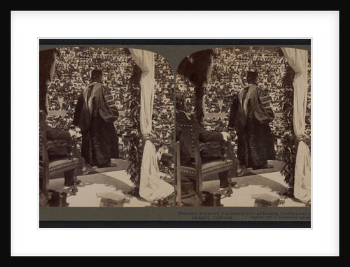President Roosevelt in academic robe addressing students and citizens at Berkeley, California by Anonymous