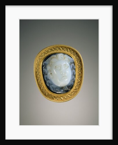 Cameo gem set into a mount by Gem Anonymous