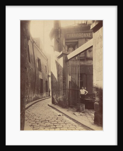 Entrée du passage de la Réunion, 1 et 3 Rue du Maure, 3° arrondissement by Eugène Atget