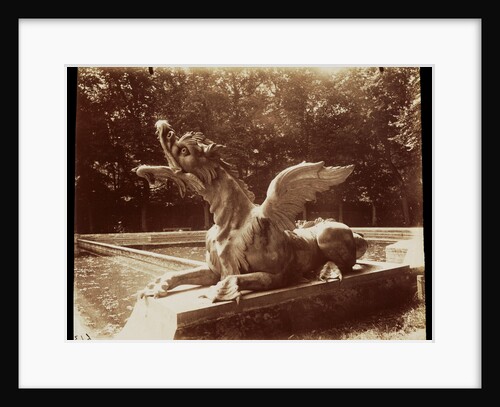 Grand Trianon, Dragon par Hardy by Eugène Atget
