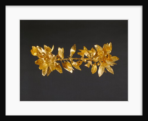 Wreath with detached stem including leaves and detached berries by Anonymous