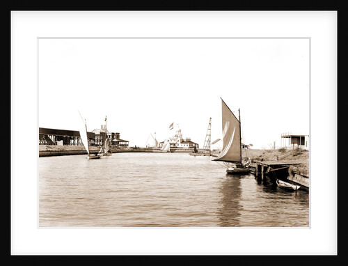 Southern Yacht Club, West End by Anonymous