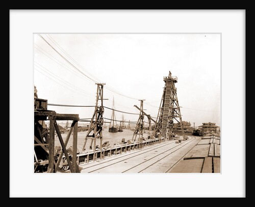 Phosphate elevators, Tampa pier by Anonymous
