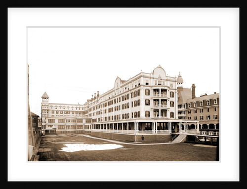 Hotel Traymore, Atlantic City by Anonymous
