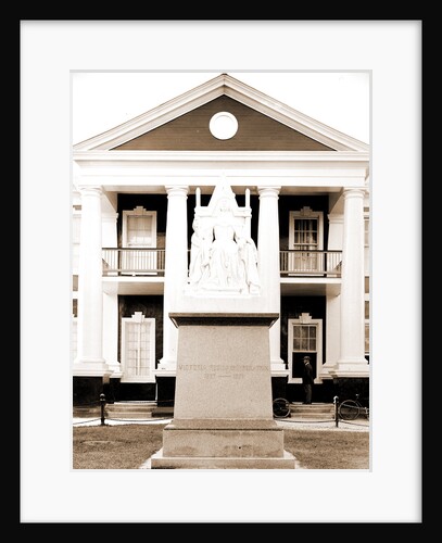 Queen Victoria monument, Victoria by Anonymous