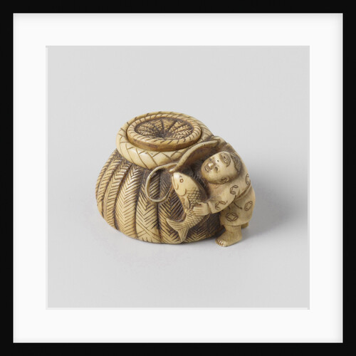 Netsuke, Representation of a combination with fruit. On one of the pulses is a ladybug and a tomato is an inscription by Anonymous