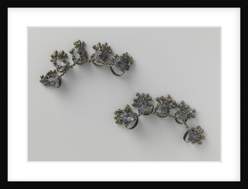 Toe jewelery by Anonymous