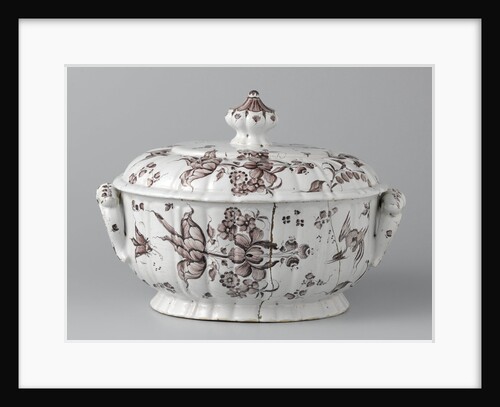 Terrine with lid, painted with flower sprays, flying birds and stray branches by Anonymous