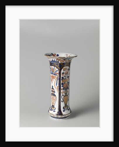 Beaker vase, part of a garniture by De 3 Klokjes