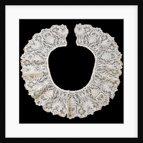 Round collar of bobbin lace on a needle's edge (Duchesse de Bruxelles) by Anonymous