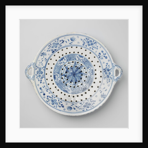 Colander with two ears, on three legs, blue painted including an eight-pointed star by Anonymous