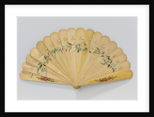 Brisé fan of wood, partially painted with flowers and fully varnished by Gijs Bosch Reitz