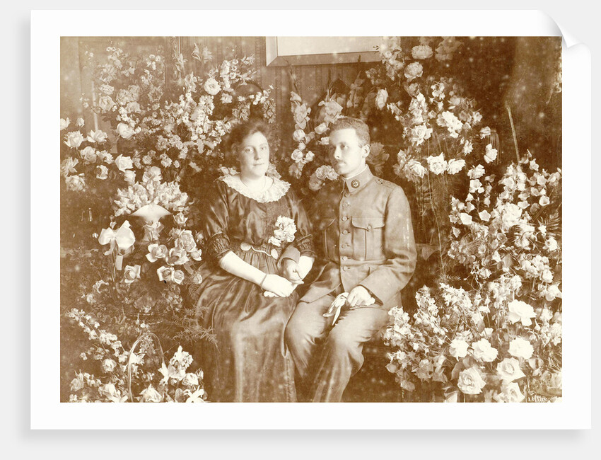 Portrait of Tine and Klaas Vermeulen Kleiterp between flowers by C.J.L. Vermeulen
