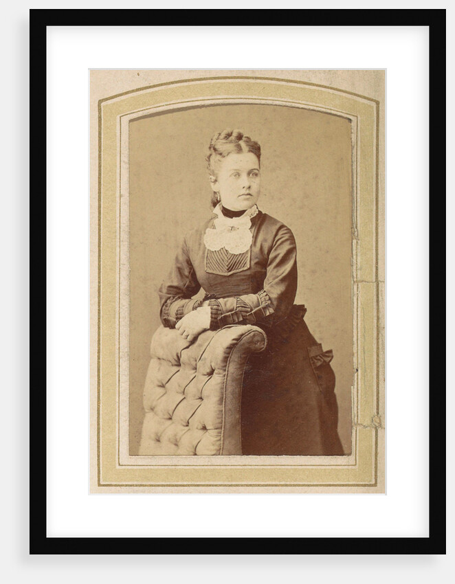 Photo album of a Dutch family with 168 cartes-de-visite and cabinet pictures by Anonymous