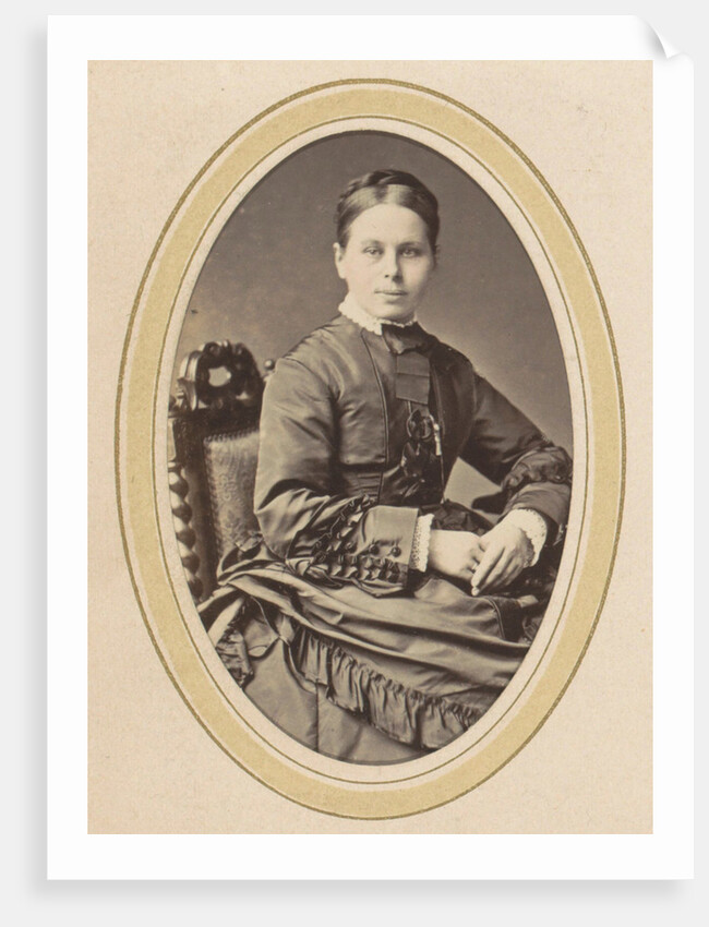 Portrait of a woman with a dress and tied tail by A. Böeseken