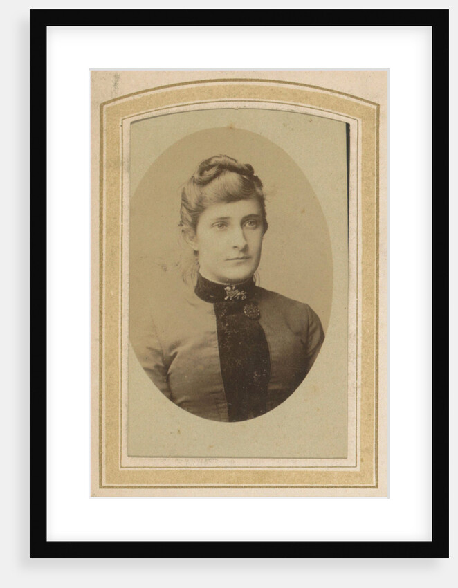 Photo album of a Dutch family with 168 cartes-de-visite and cabinet pictures by J.H. van der Laag