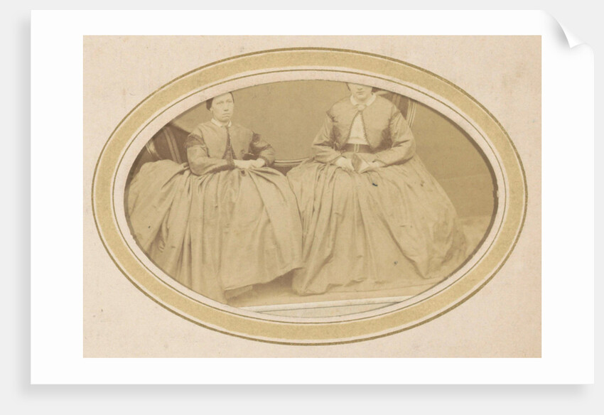 Photo album of a Dutch family with 168 cartes-de-visite and cabinet pictures by C. Janssen & E. Radermacher