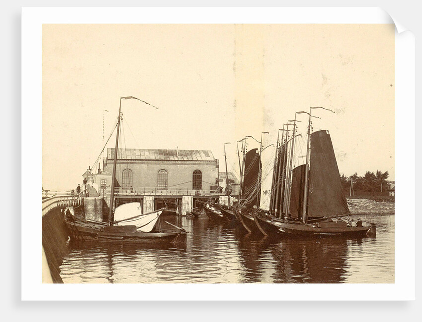 Moored sailing vessels in the Oranjesluizen in Amsterdam by Anonymous