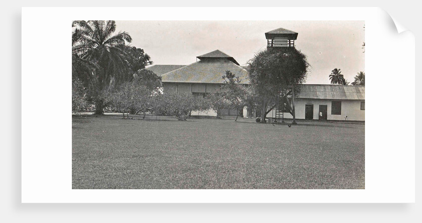 The house and office of the inspector of the Deli Maatschappij in Bindjai Langkat in Sumatra by Anonymous