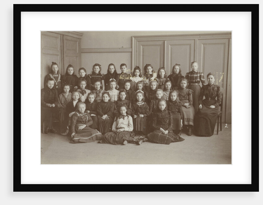 Class photo of the sixth grade of school girl Elisabeth Wolff by P.D. van Rhijn