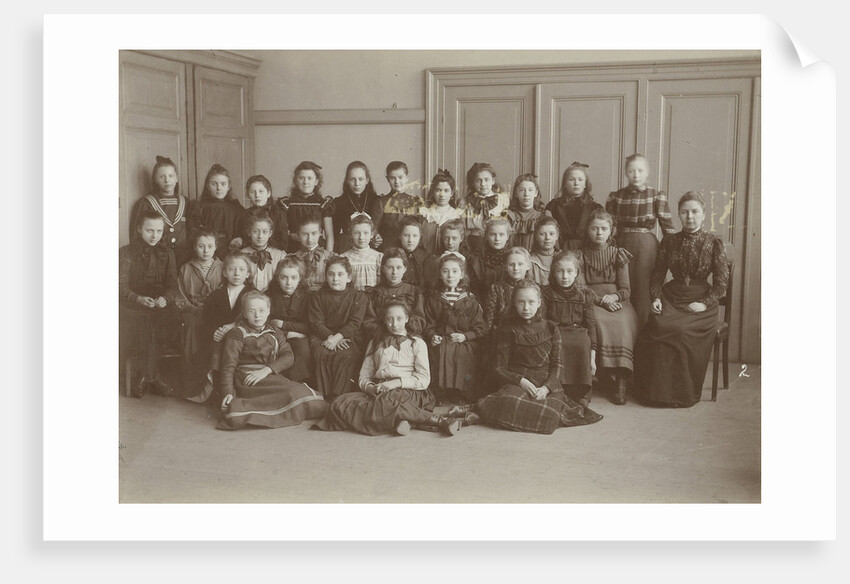 Class photo of the sixth grade of school girl Elisabeth Wolff by P.D. van Rhijn