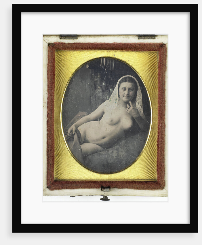 Female nude by Bruno Braquehais