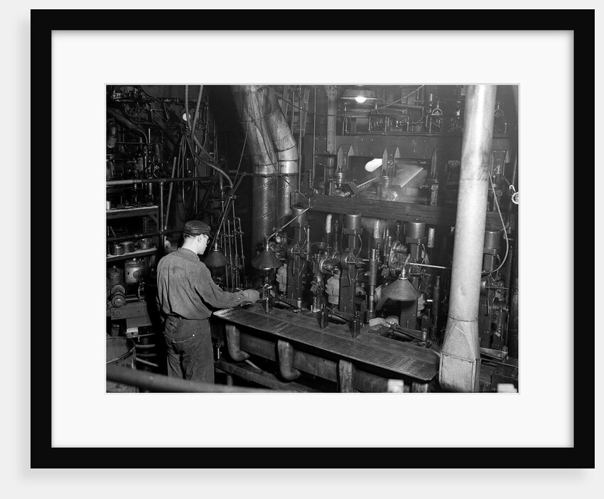 Millville, New Jersey - Glass bottles. Whitall Tatum Co. by Lewis Hine