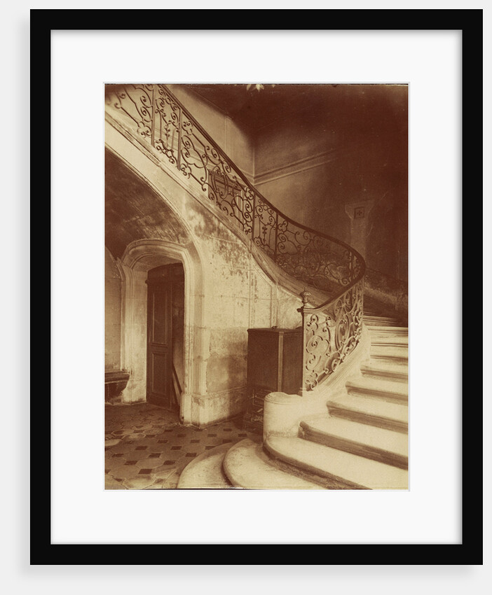 Hotel de la Brinvilliers, l'empoisonneuse, Rue Charles V 12 by Eugène Atget