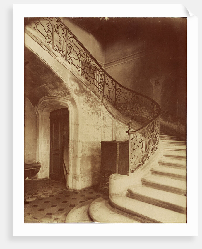 Hotel de la Brinvilliers, l'empoisonneuse, Rue Charles V 12 by Eugène Atget