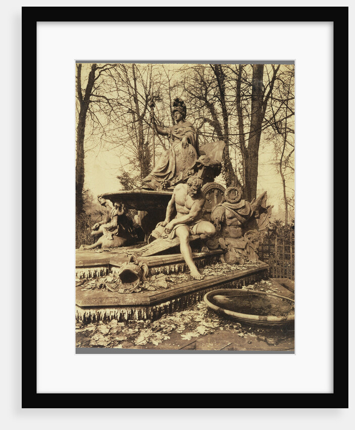 Versailles. Bosquet de l'Arc de Triomphe. Groupe par Tuby. (France Triumphant, by Jean-Baptiste Tuby, Versailles) by Eugène Atget