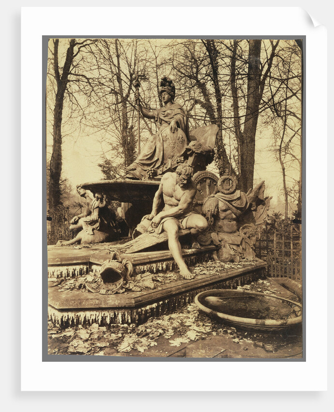 Versailles. Bosquet de l'Arc de Triomphe. Groupe par Tuby. (France Triumphant, by Jean-Baptiste Tuby, Versailles) by Eugène Atget