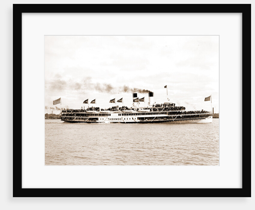 Steamer Tashmoo, Dewey Naval Parade, Detroit River by Anonymous