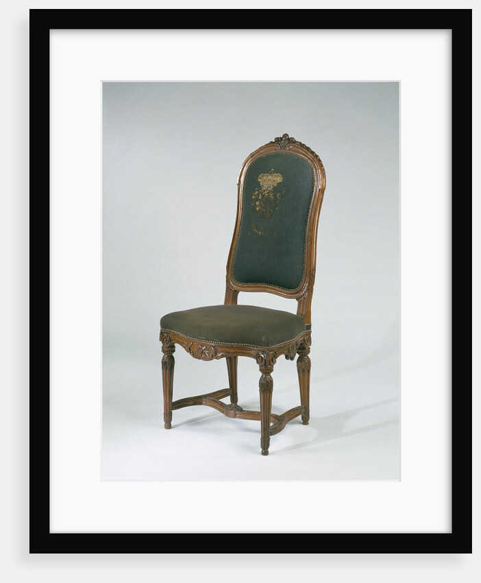 Chair beech wood with fluted legs and carved by Anonymous
