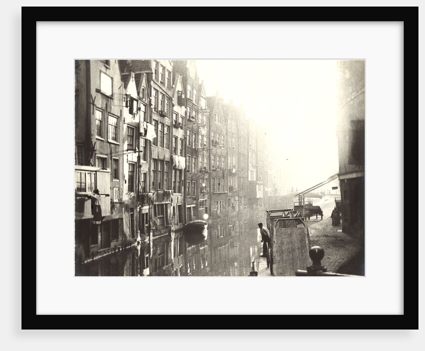 The Kolkje and Oudezijdsachterburgwal in Amsterdam by George Hendrik Breitner