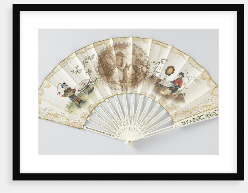 Folding fan with double sheet of paper on which a round, cut stipple engraving depicting a seated woman surrounded by lovers on both sides with a chinoiserie figure with silk clothes by Anonymous