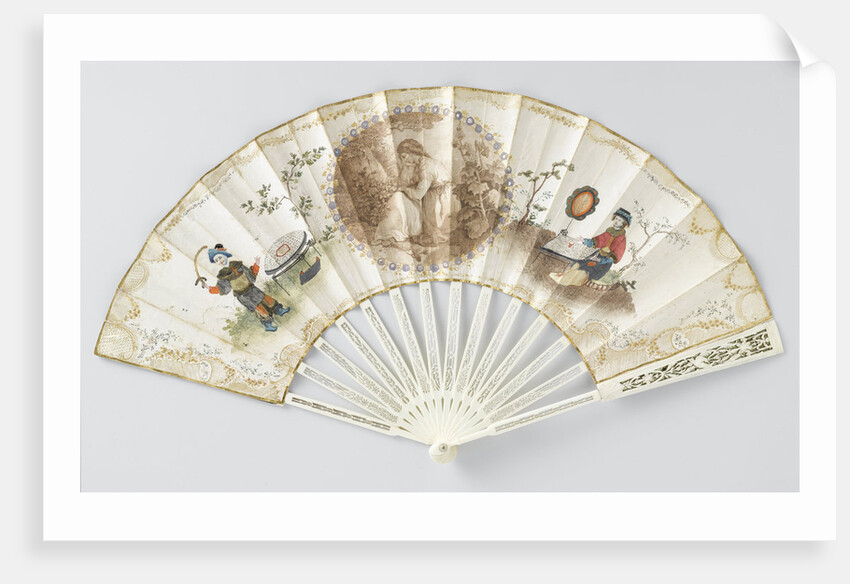 Folding fan with double sheet of paper on which a round, cut stipple engraving depicting a seated woman surrounded by lovers on both sides with a chinoiserie figure with silk clothes by Anonymous