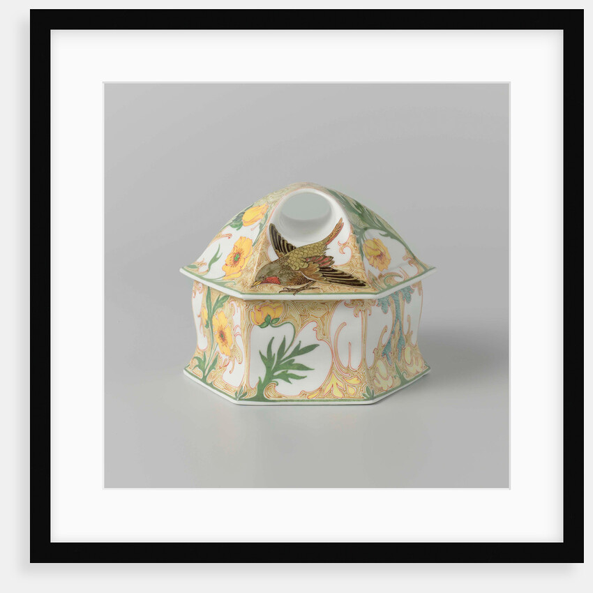 Lid of a bonbonnière with flowers and bird by Sam Schellink