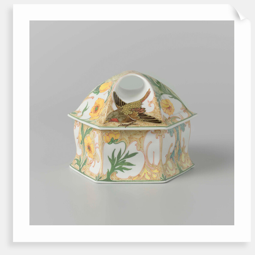 Lid of a bonbonnière with flowers and bird by Sam Schellink