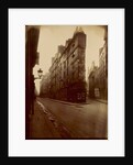 Vieille Cour, 22 rue Quincampoix (Old Courtyard, 22 rue Quincampoix) by Eugène Atget