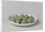 Dish with scalloped edge and twelve figs imposed by Arie Blankers